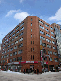 北海道センターの入る郵政福祉札幌第一ビルの写真